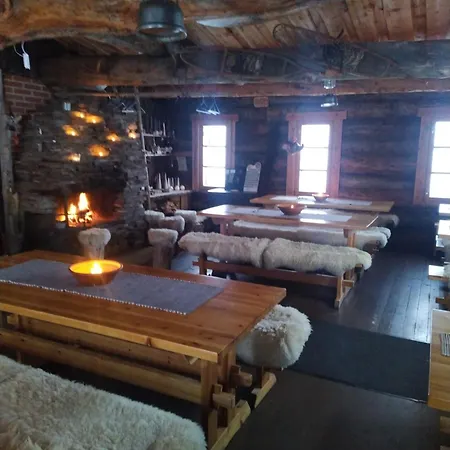 Peurakaltio Arctic Retreat *